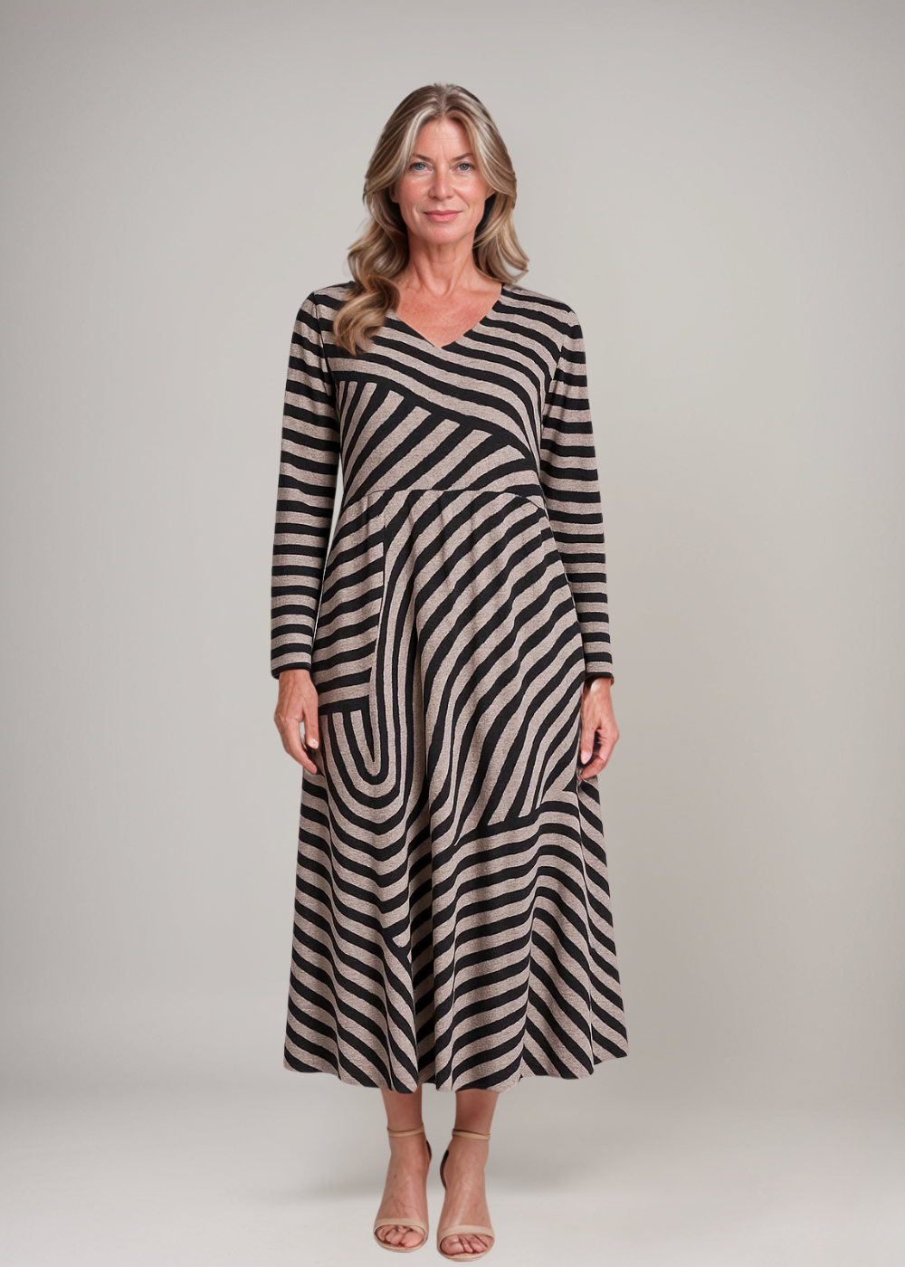 Loungewear Club™ | Robe maxi rayée avec décolleté en V