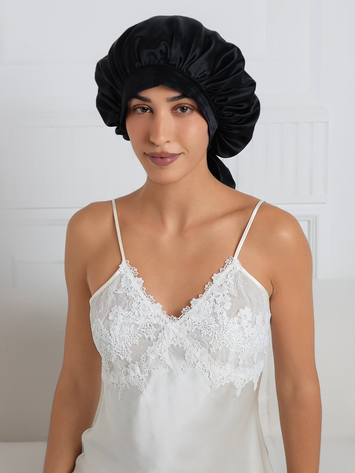 Loungewear Club™️ | Bonnet de soie avec longs rubans