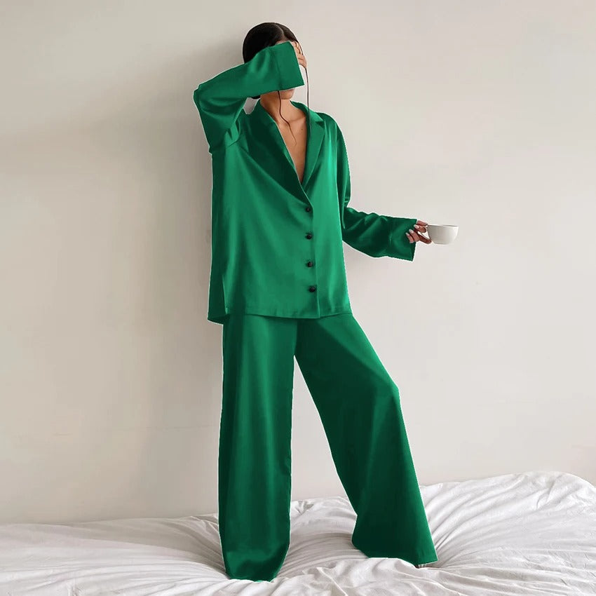 Loungewear Club™️ | Pyjama en soie surdimensionné