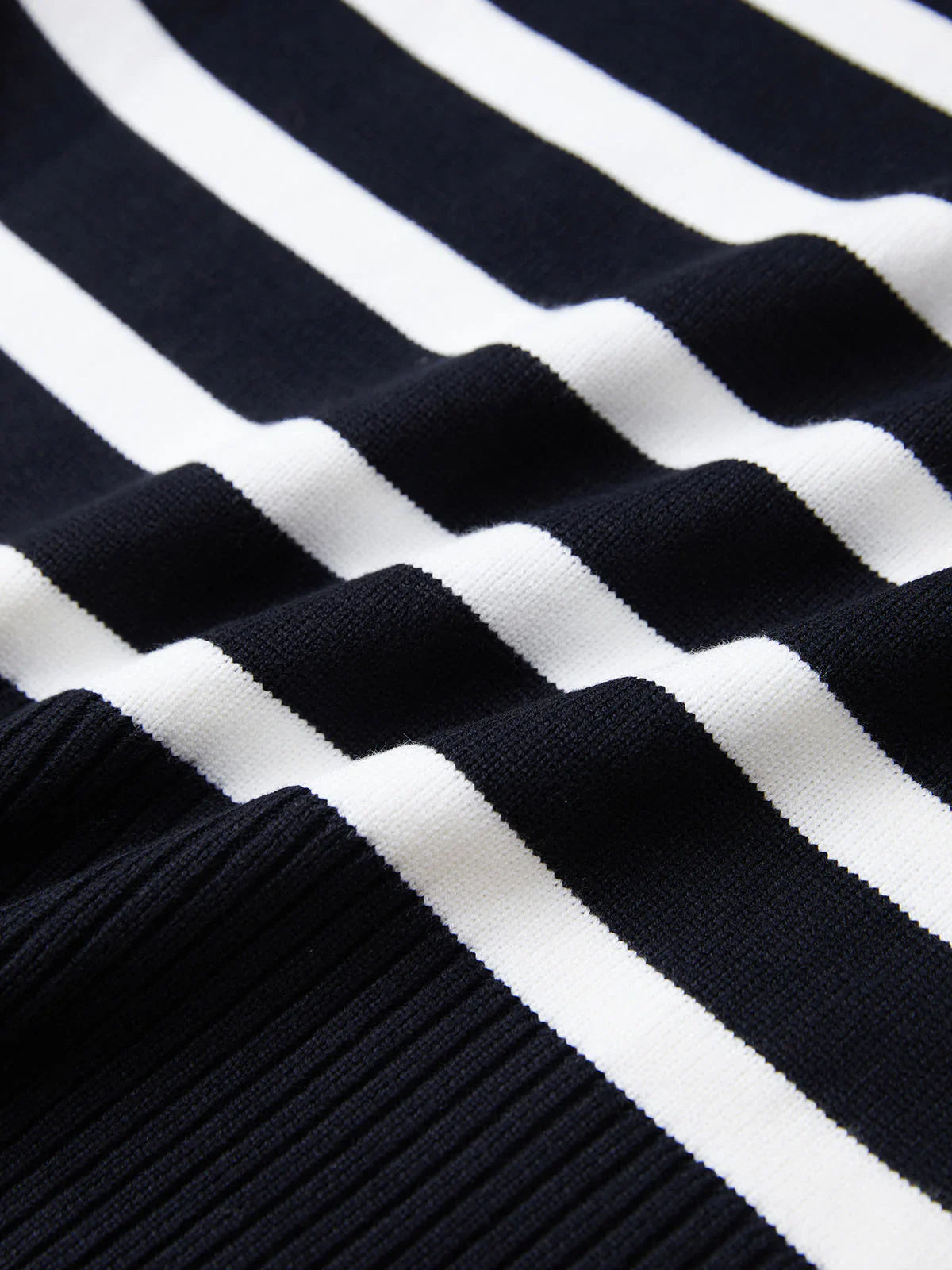 Loungewear Club™ | Pull Col Montant Rayé Confortable