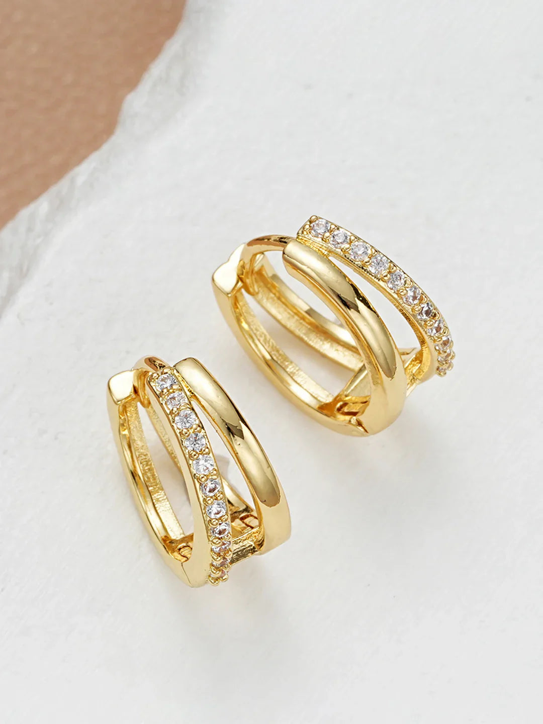 Loungewear Club™ | Boucles d'oreilles en strass à double anneau