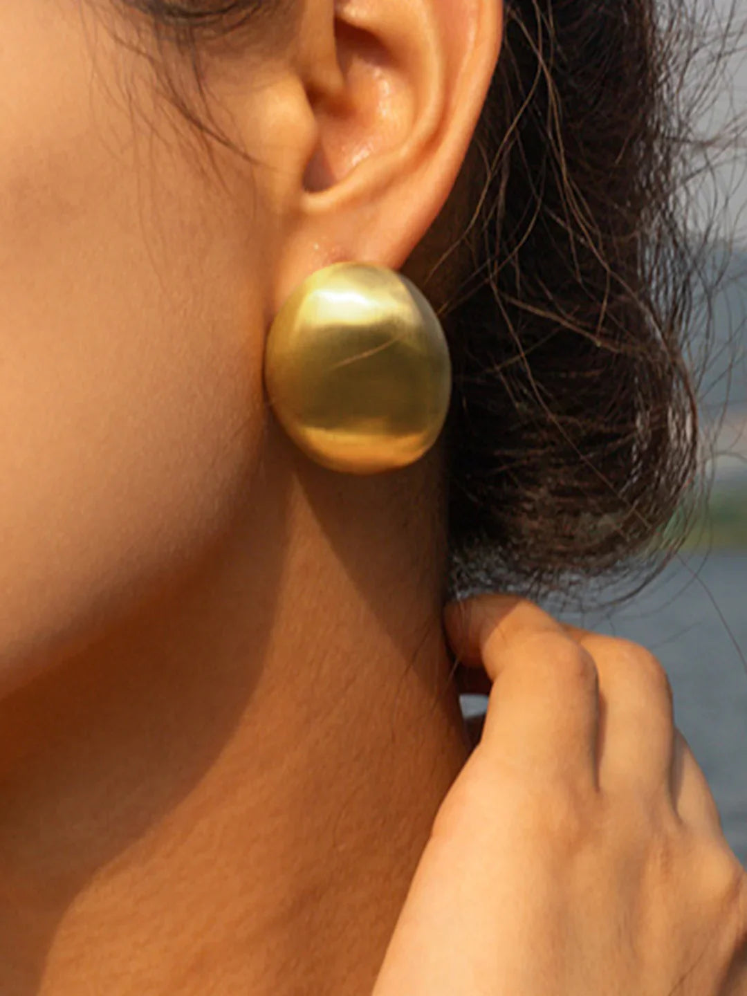 Loungewear Club™ | Boucles d'oreilles en acier brossé toujours élégantes