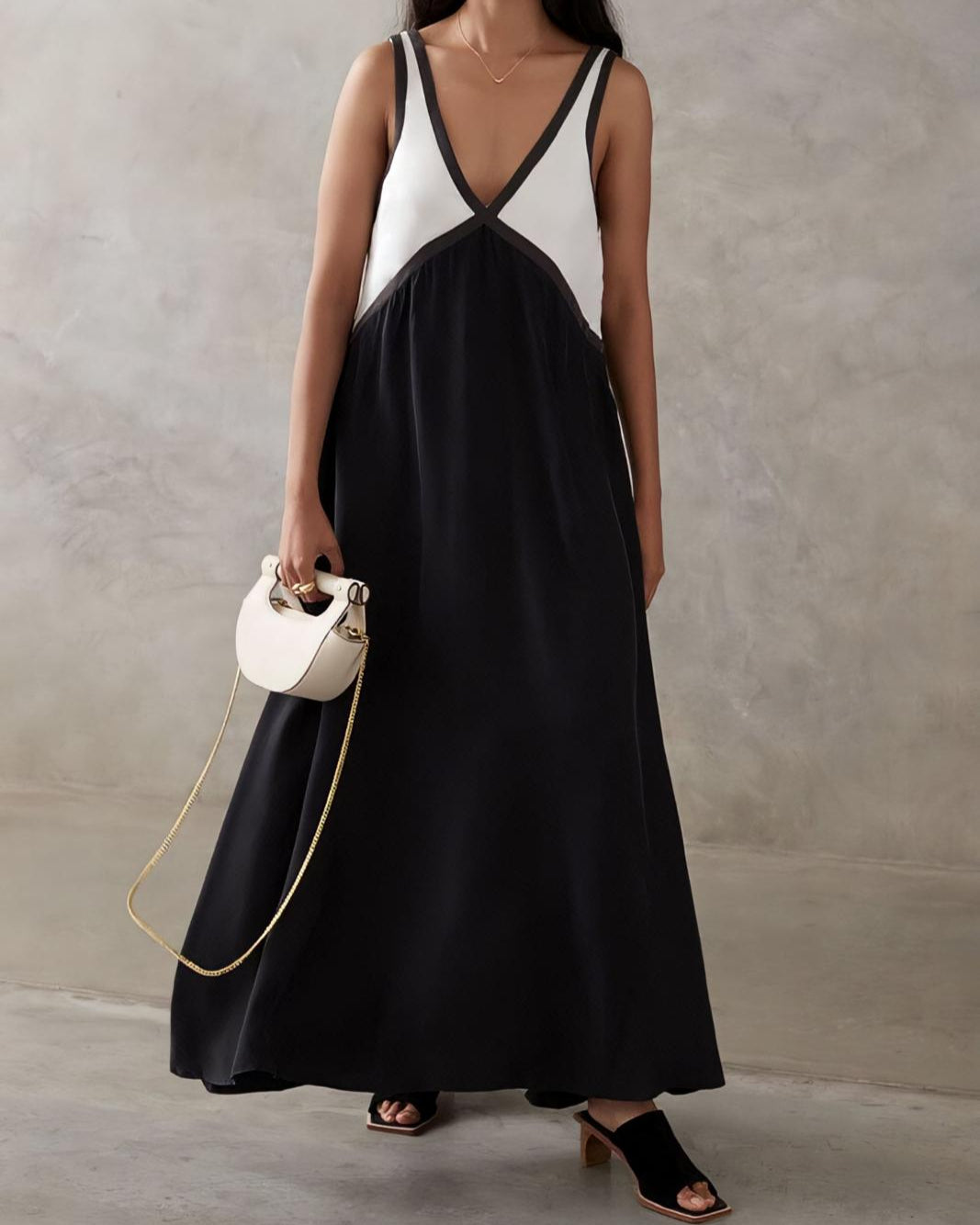 DONNA | Robe longue à col en V