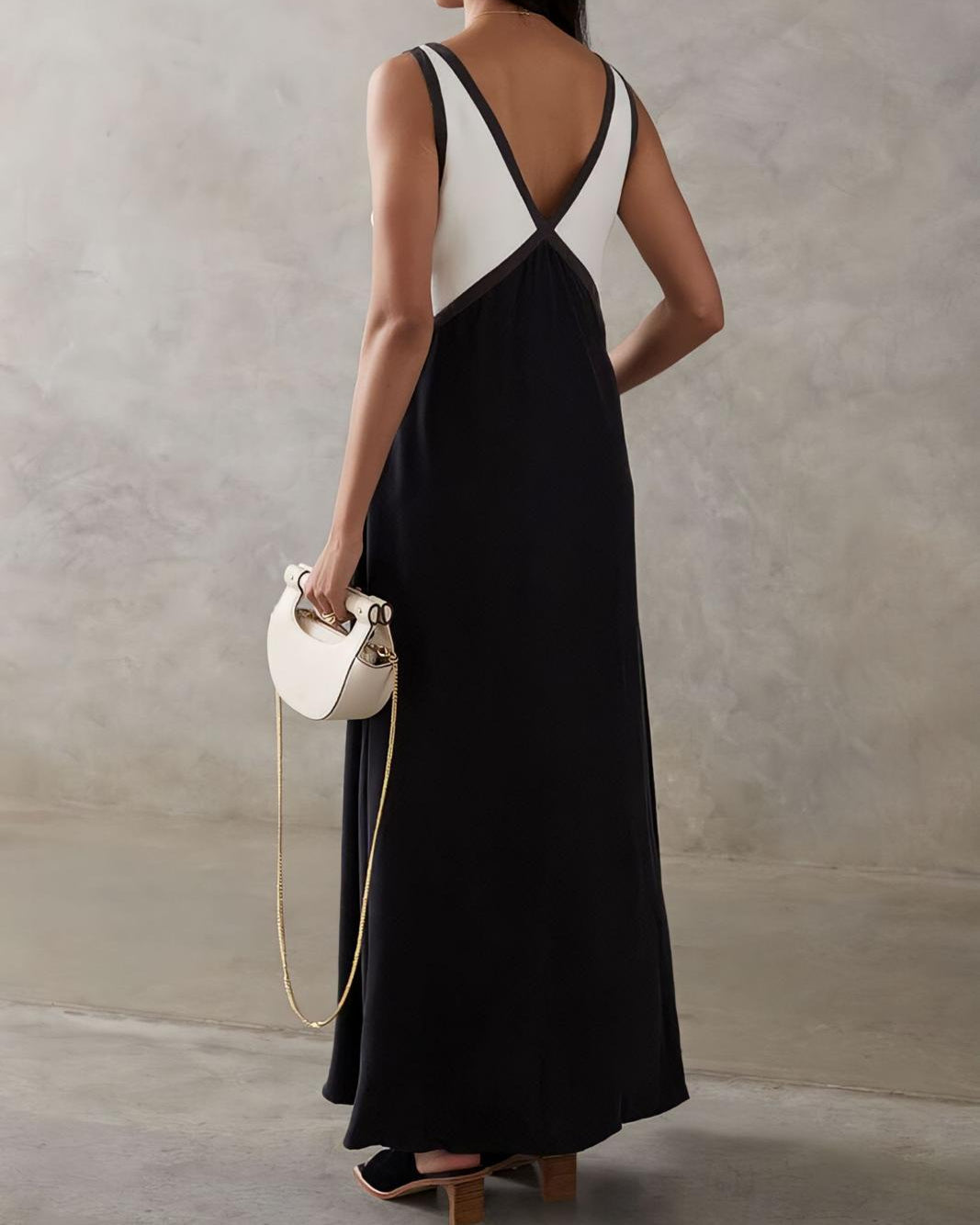 DONNA | Robe longue à col en V