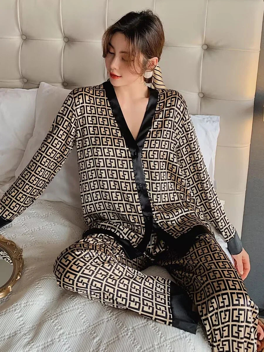 Loungewear Club™️ | Pyjama à col en V et imprimé