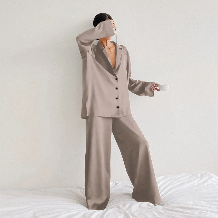 Loungewear Club™️ | Pyjama en soie surdimensionné