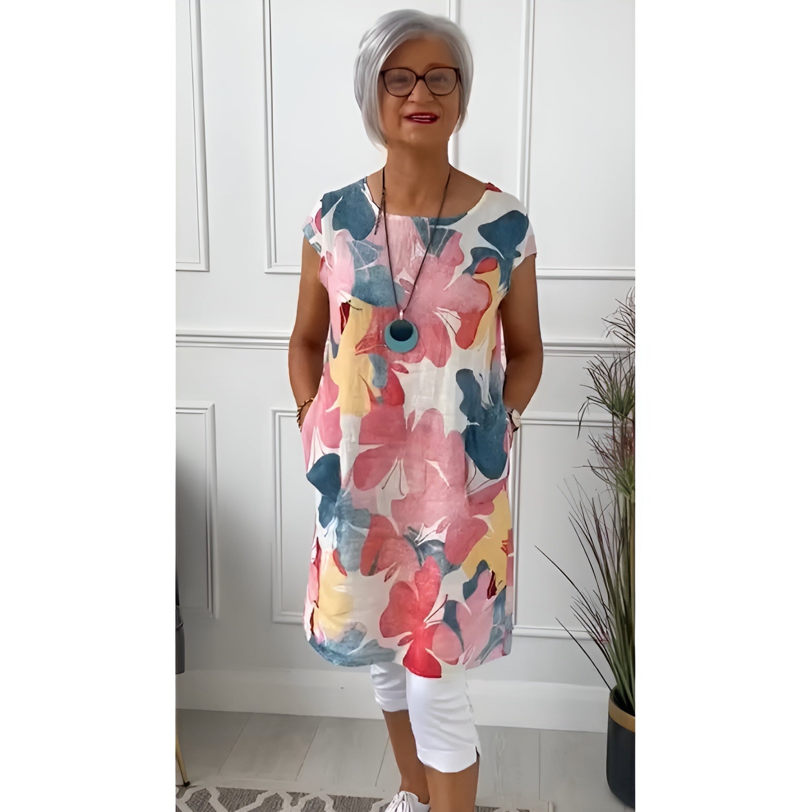 Loungewear Club™ | Robe tunique décontractée avec une touche florale
