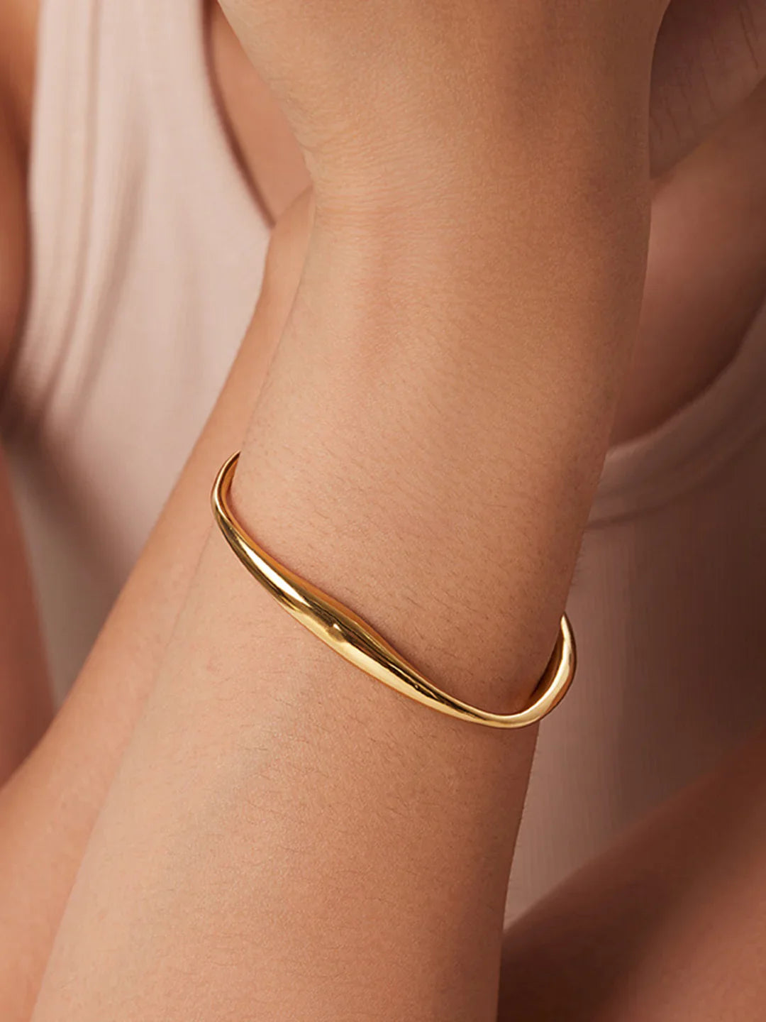 Loungewear Club™ | Bracelet Mobius