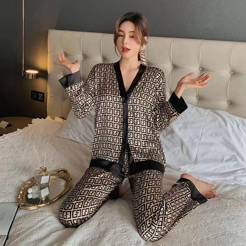 Loungewear Club™️ | Pyjama à col en V et imprimé
