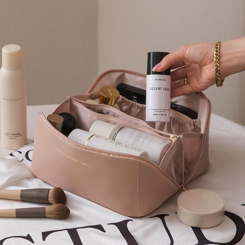 Loungewear Club™️ | Pochette beauté premium