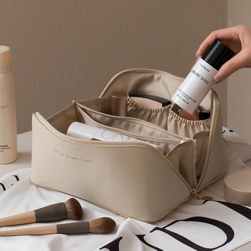 Loungewear Club™️ | Pochette beauté premium